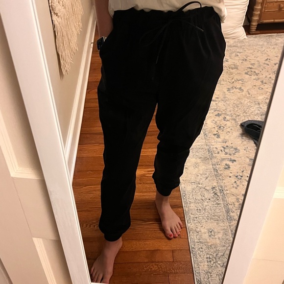 Lululemon high rise stretch fit joggers - Picture 6 of 7
